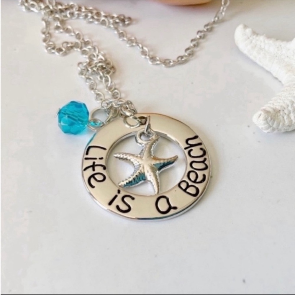 NWOT Life is a Beach Silvertone 18”-20” Adjustable Beaded Starfish Necklace